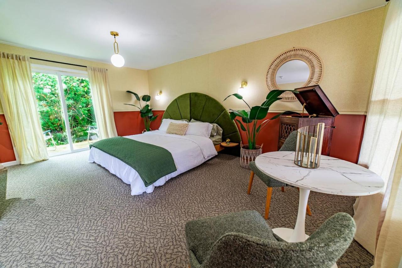 The Springs Motel New Ashford Екстериор снимка