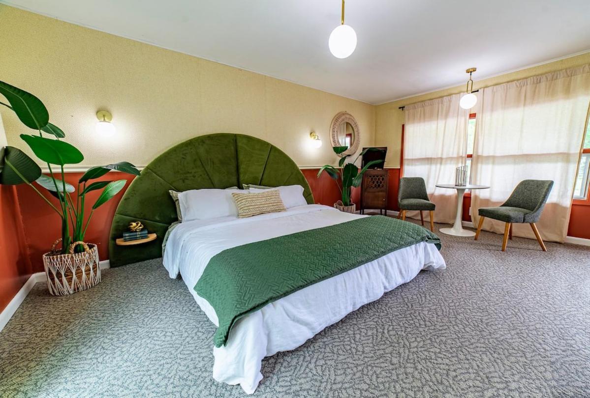 The Springs Motel New Ashford Екстериор снимка