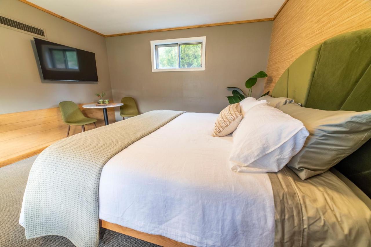 The Springs Motel New Ashford Екстериор снимка