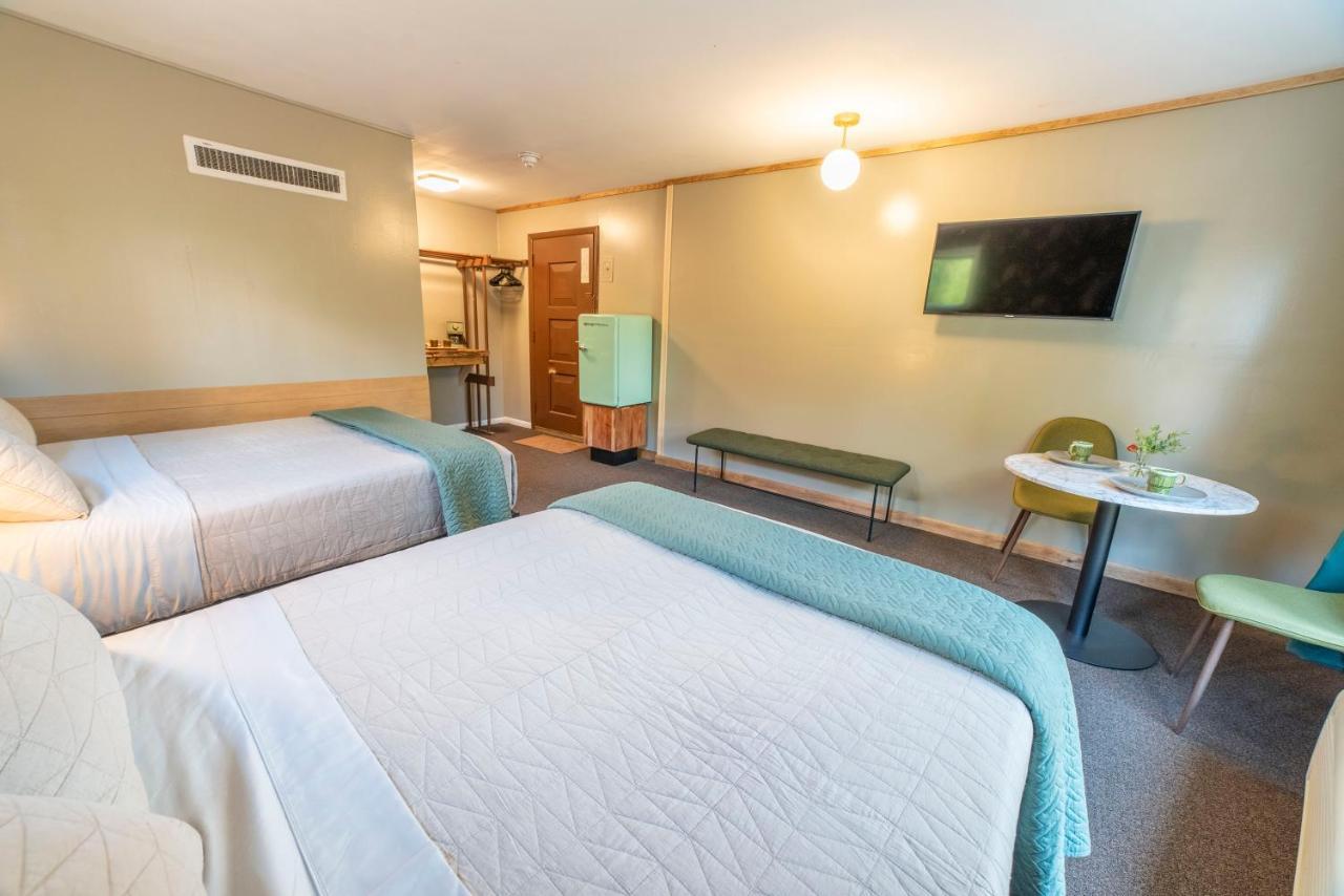 The Springs Motel New Ashford Екстериор снимка