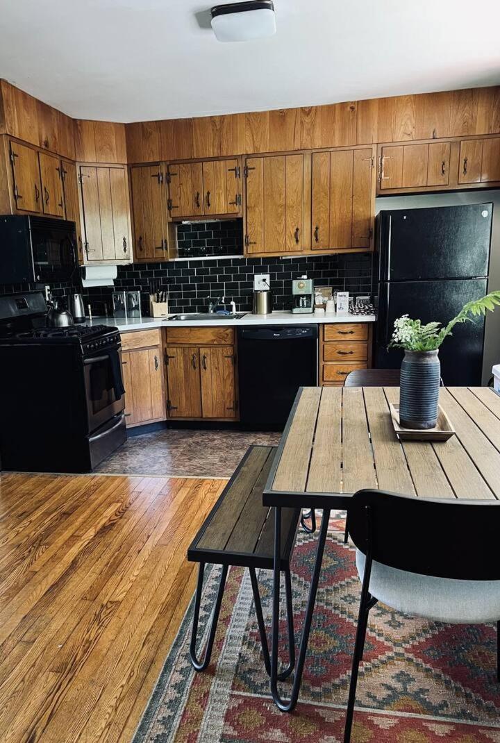The Springs Motel New Ashford Екстериор снимка