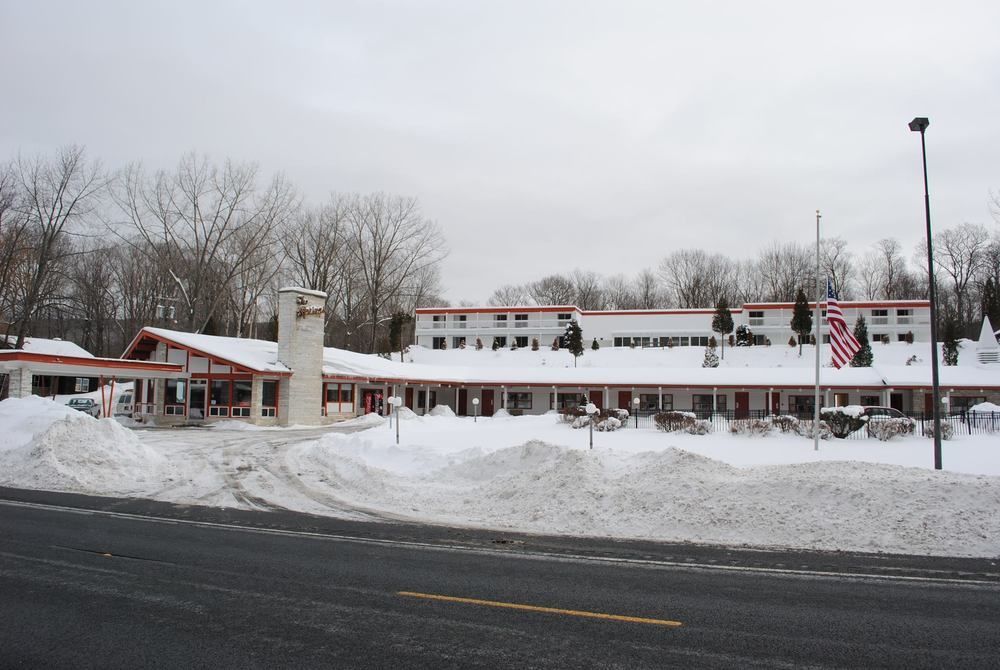 The Springs Motel New Ashford Екстериор снимка
